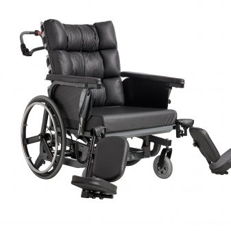 Cobi Cruise bariatrisk komfortkørestol swing away benstøtter