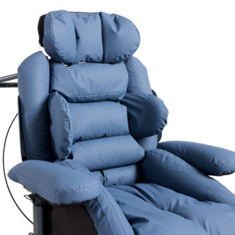 Kamille Komfortkørestol med åbne kropsstøtter uden hætte