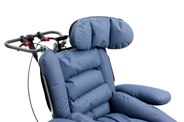 Kamille Komfortkørestol med vinklet nakkestøtte