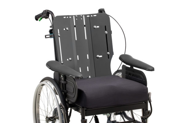 Kamille ryg til asymmetrisk indstilling anvendes til mange typer af kørestole, elektriske som manuelle. Kamille Back Support.